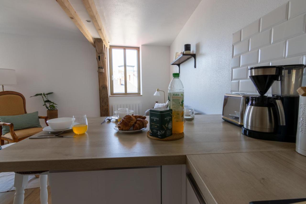 APPARTEMENT DUPLEX SAUMUR CENTRE, refait à neuf, à proximité du château Exterior foto